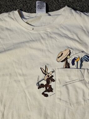 2000 Warner Bros Studio Store Loony Tunes Coyote Road Runner Pocket Shirt